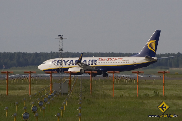 Boeing 737-8AS