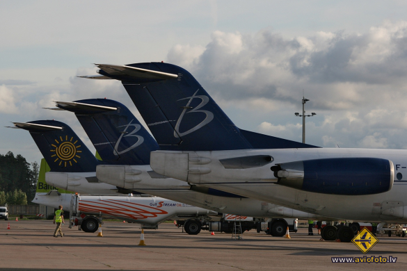 Fokker 100 (F-28-0100)