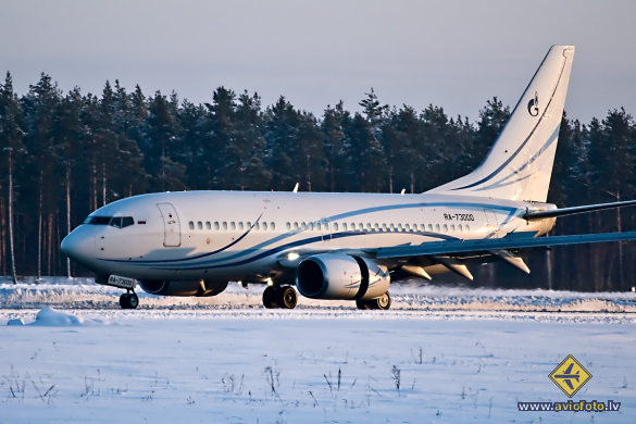 Boeing 737-76N