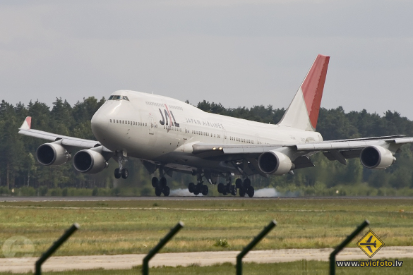 Boeing 747-446