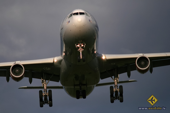 Airbus A340-313X