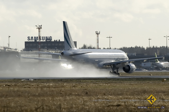 Airbus A320-211