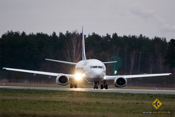 Boeing 737-330
