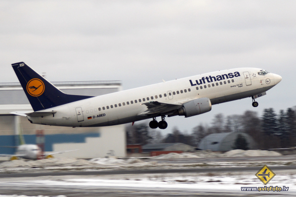 Boeing 737-330