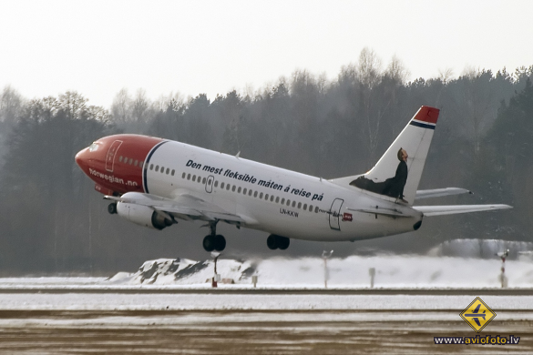 Boeing 737-3K9