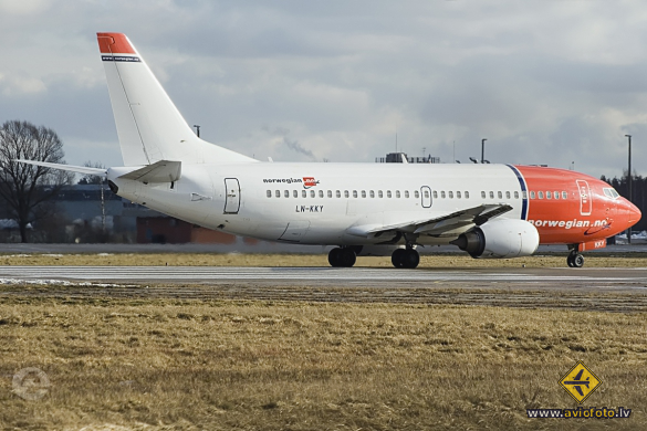 Boeing 737-33S