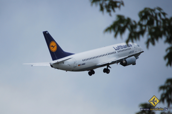 Boeing 737-330