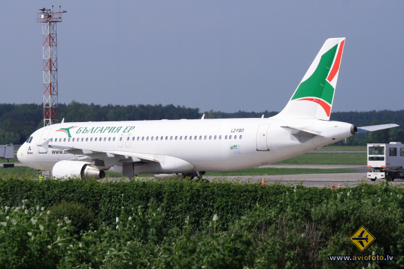 Airbus A320-214
