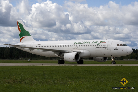 Airbus A320-214