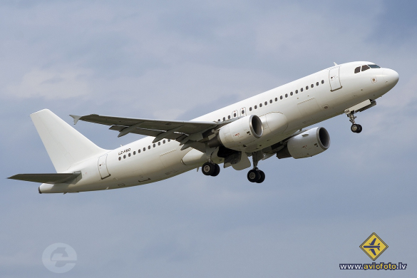 Airbus A320-214