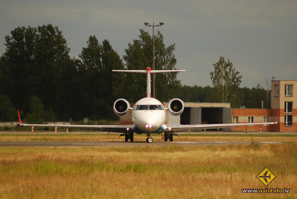 Bombardier CRJ-200LR (CL-600-2B19)
