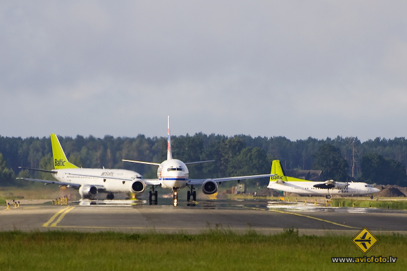 Boeing 737-55S