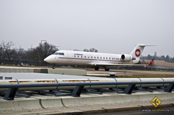 Bombardier CRJ-100LR (CL-600-2B19)