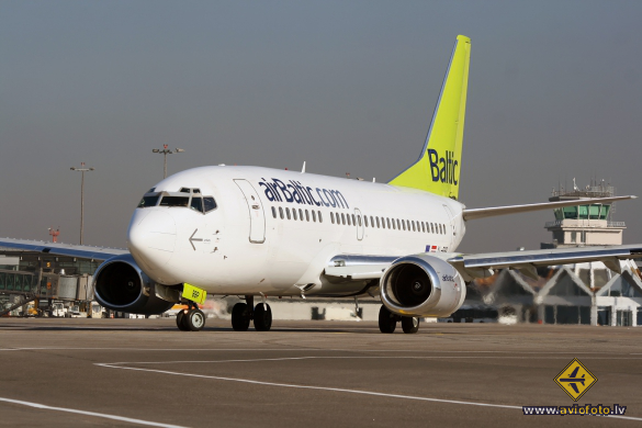 Boeing 737-522