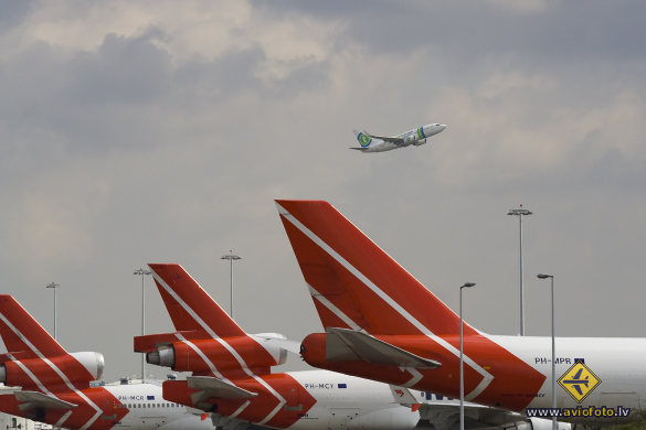 Boeing 737-7K2