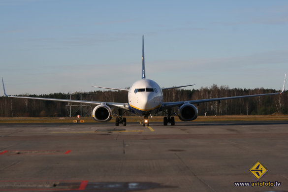 Boeing 737-8AS