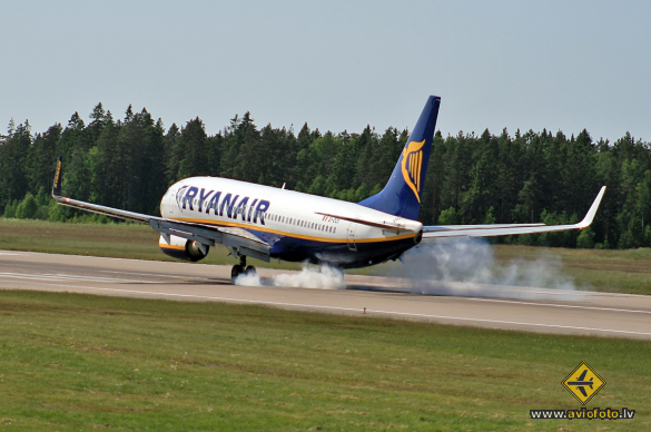 Boeing 737-8AS