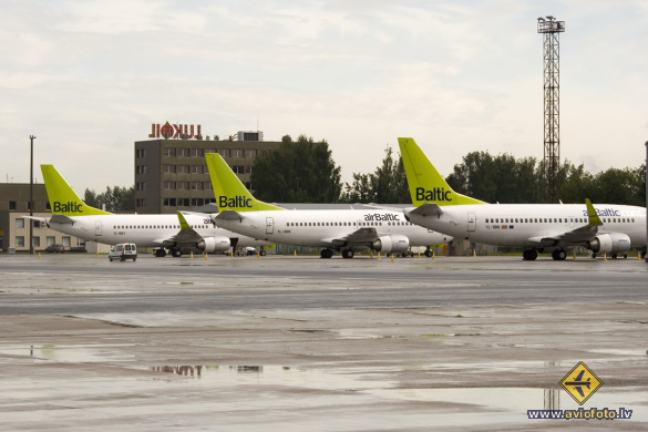 Boeing 737-36Q