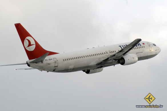 Boeing 737-8F2