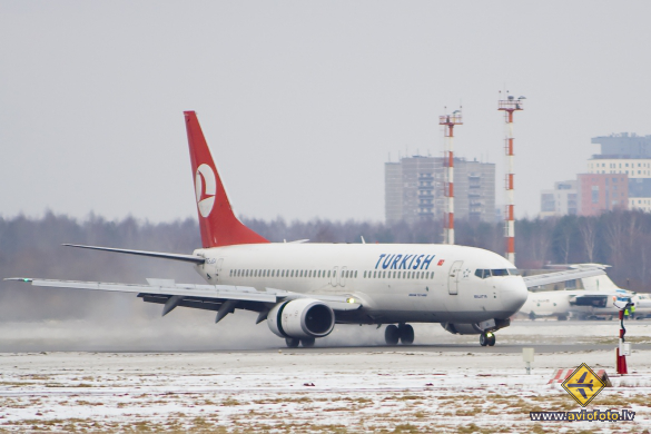 Boeing 737-8F2