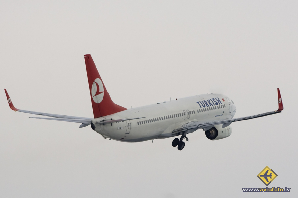 Boeing 737-8F2