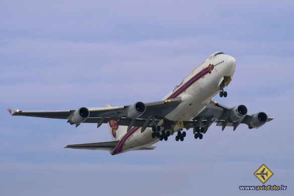 Boeing 747-4D7