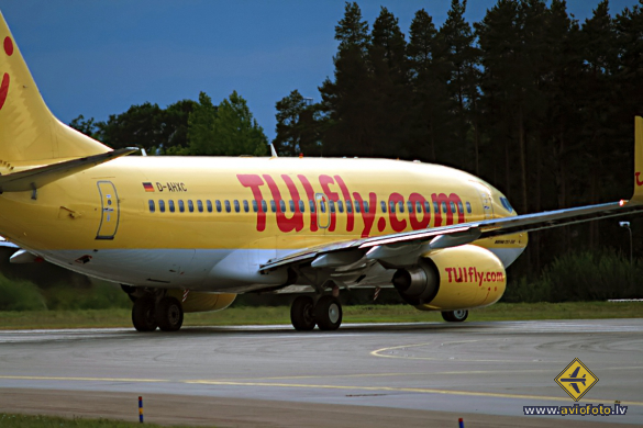 Boeing 737-7K5