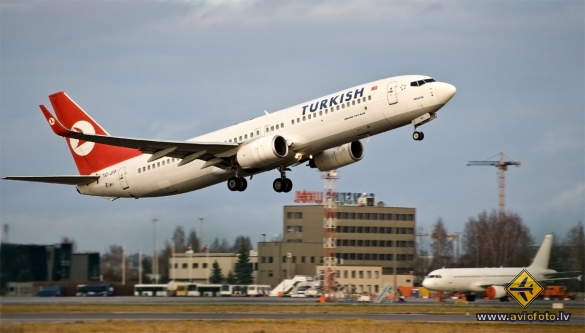 Boeing 737-8F2