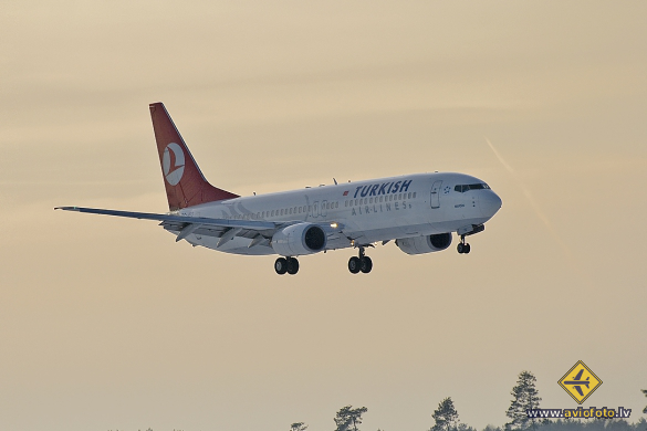 Boeing 737-8F2