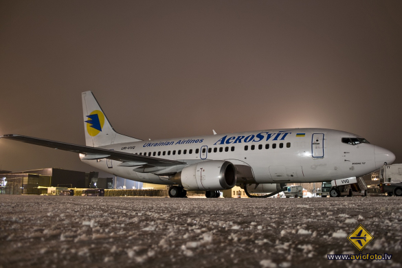 Boeing 737-5L9