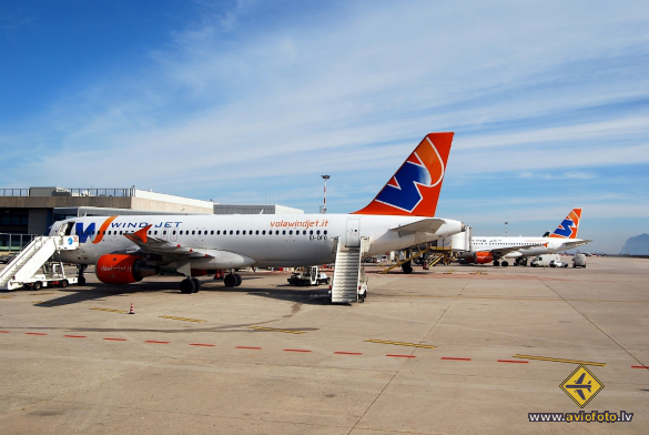 Airbus A320-211