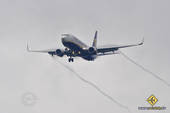 Boeing 737-8AS