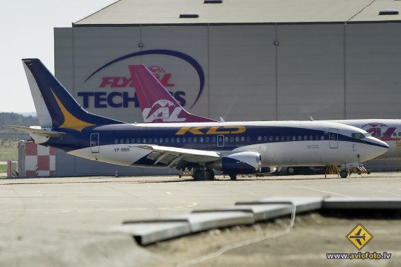 Boeing 737-306