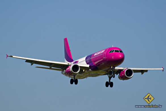 Airbus A320-233