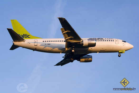 Boeing 737-31S