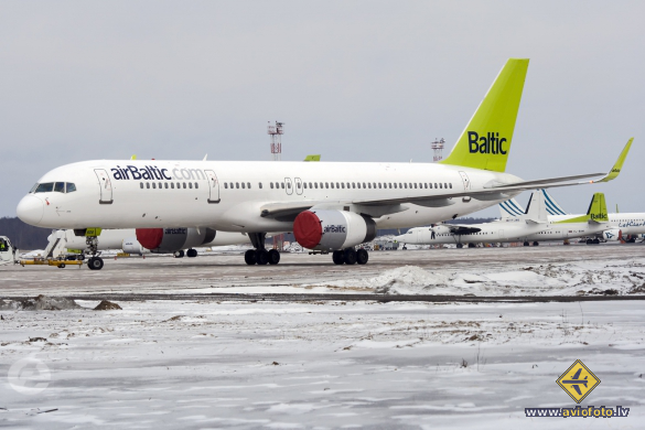 Boeing 757-256