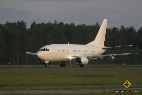 Boeing 737-505