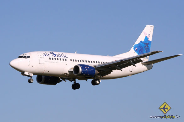 Boeing 737-53S
