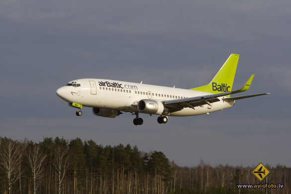 Boeing 737-36Q