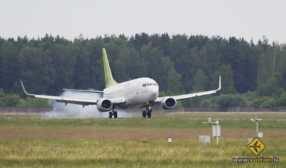 Boeing 737-33V