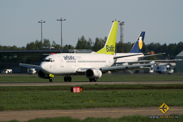 Boeing 737-522