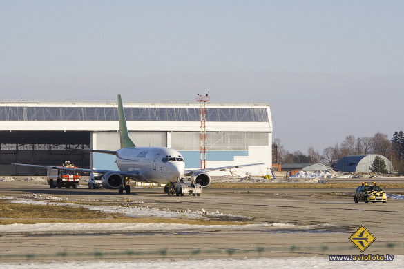Boeing 737-522