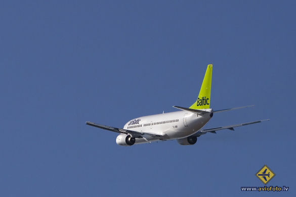 Boeing 737-31S