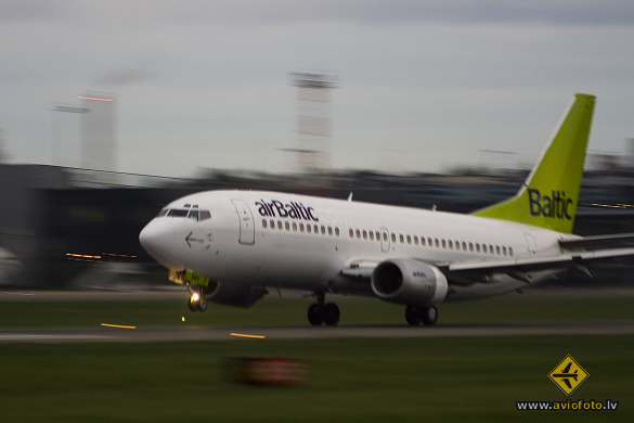 Boeing 737-36Q