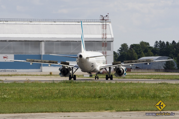 Airbus A320-211