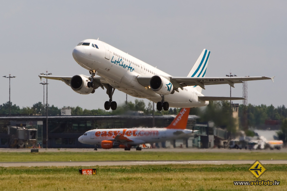 Airbus A320-211