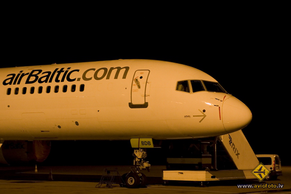 Boeing 757-256