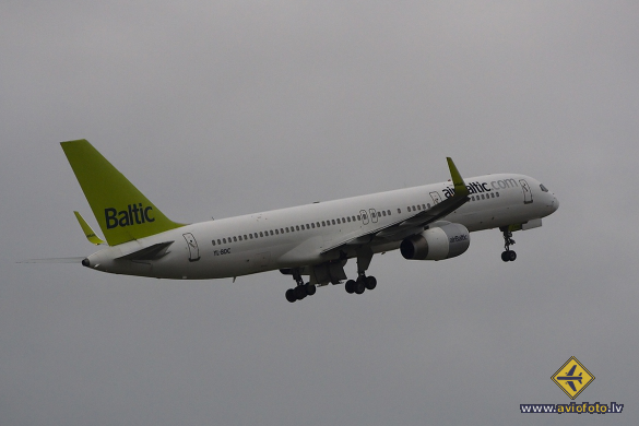 Boeing 757-256