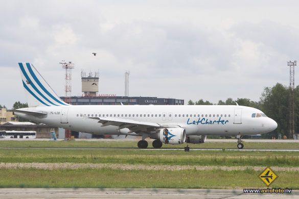 Airbus A320-211