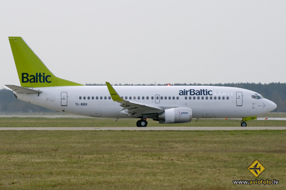 Boeing 737-36Q